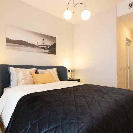 Apartamento Con Vistas En Paseo De Reding By Rent Me Apartment *