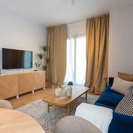 Apartment Apartamento Con Vistas En Paseo De Reding By Rent Me Malaga