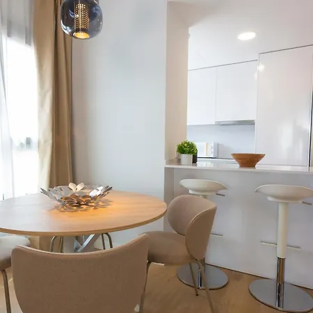 Apartamento Con Vistas En Paseo De Reding By Rent Me Malaga