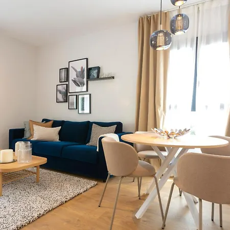Apartamento Con Vistas En Paseo De Reding By Rent Me Apartment Malaga